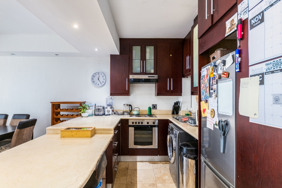 2 Bedroom Property for Sale in Sea Point Western Cape